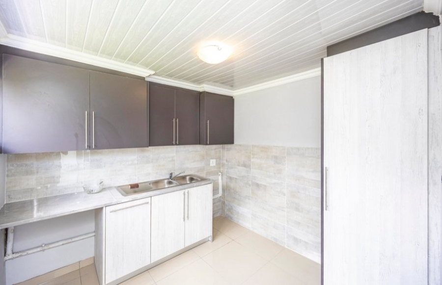 4 Bedroom Property for Sale in Sunnyridge Eastern Cape